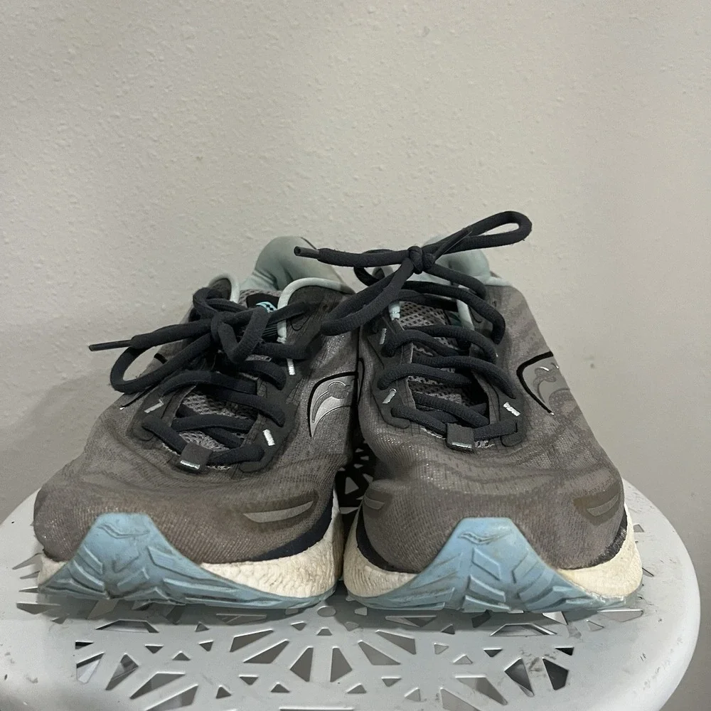 Saucony Womens Triumph 19 Running Shoe Gray Size‎ 8.5 M